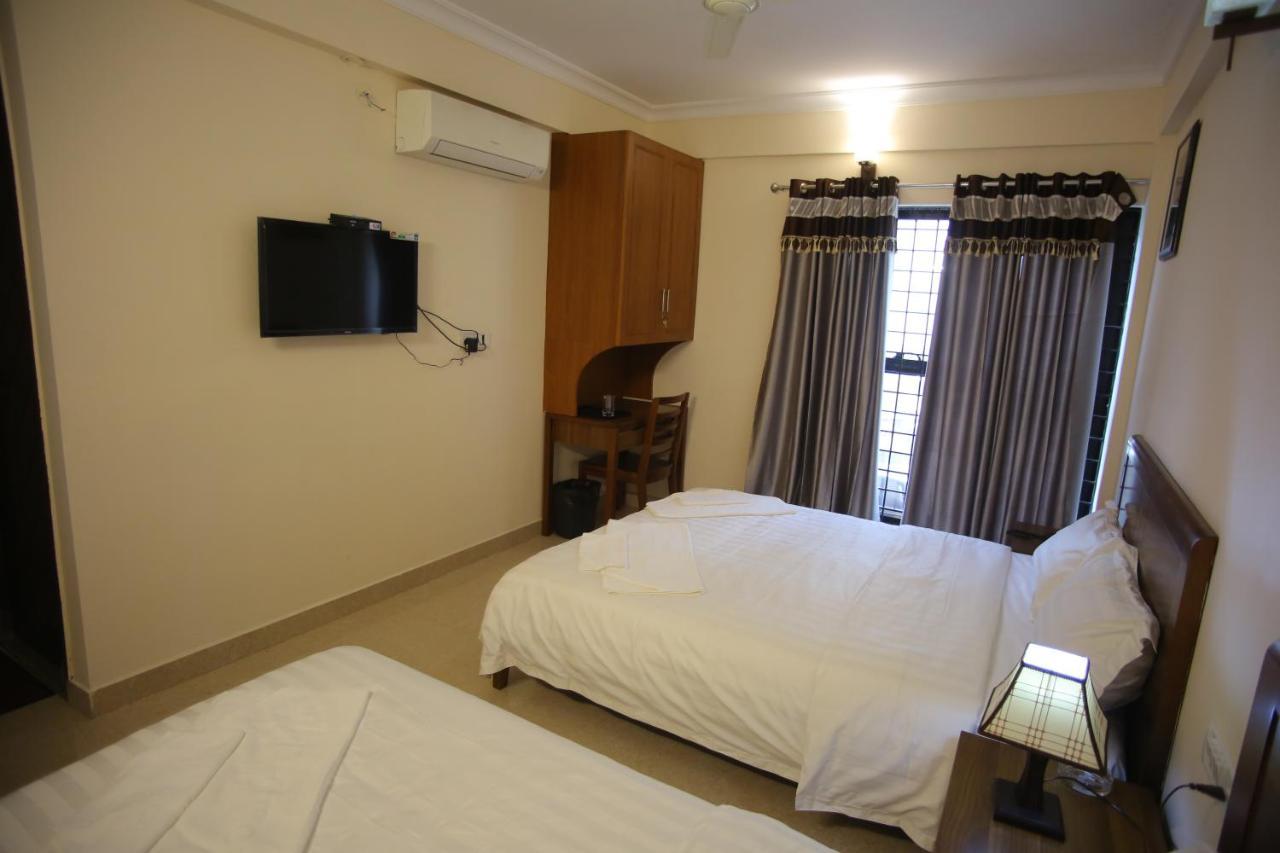 The Lounge Business Hotel Bangalore Exterior foto